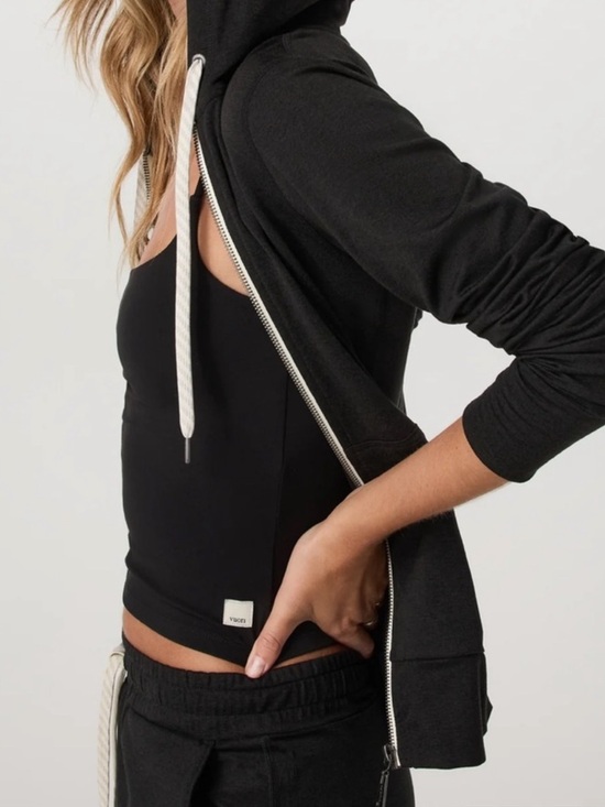 Vuori Tops - Vuori Halo Hoodie